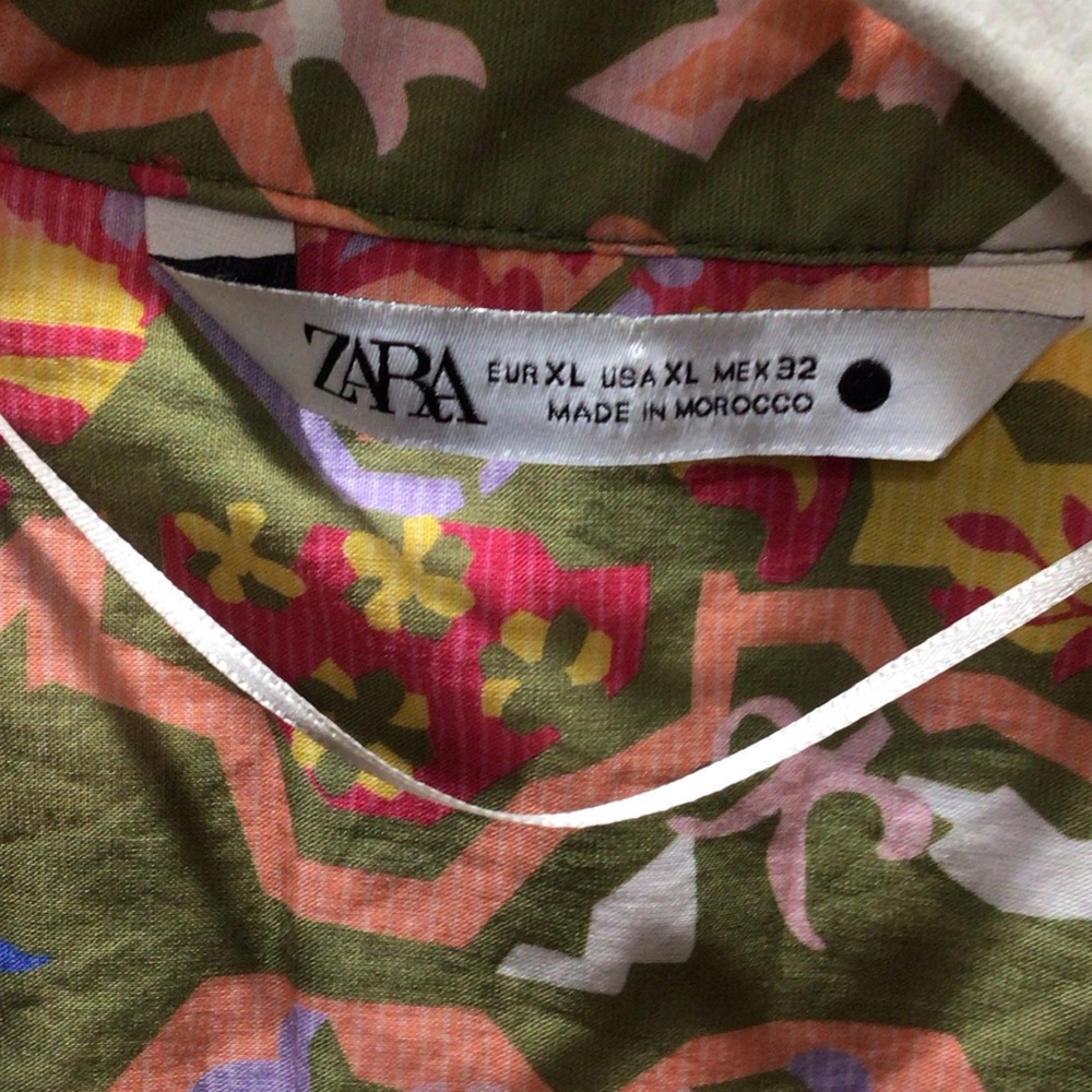 Zara Blouse PTP 24” x 28” L - Picture 2 of 4